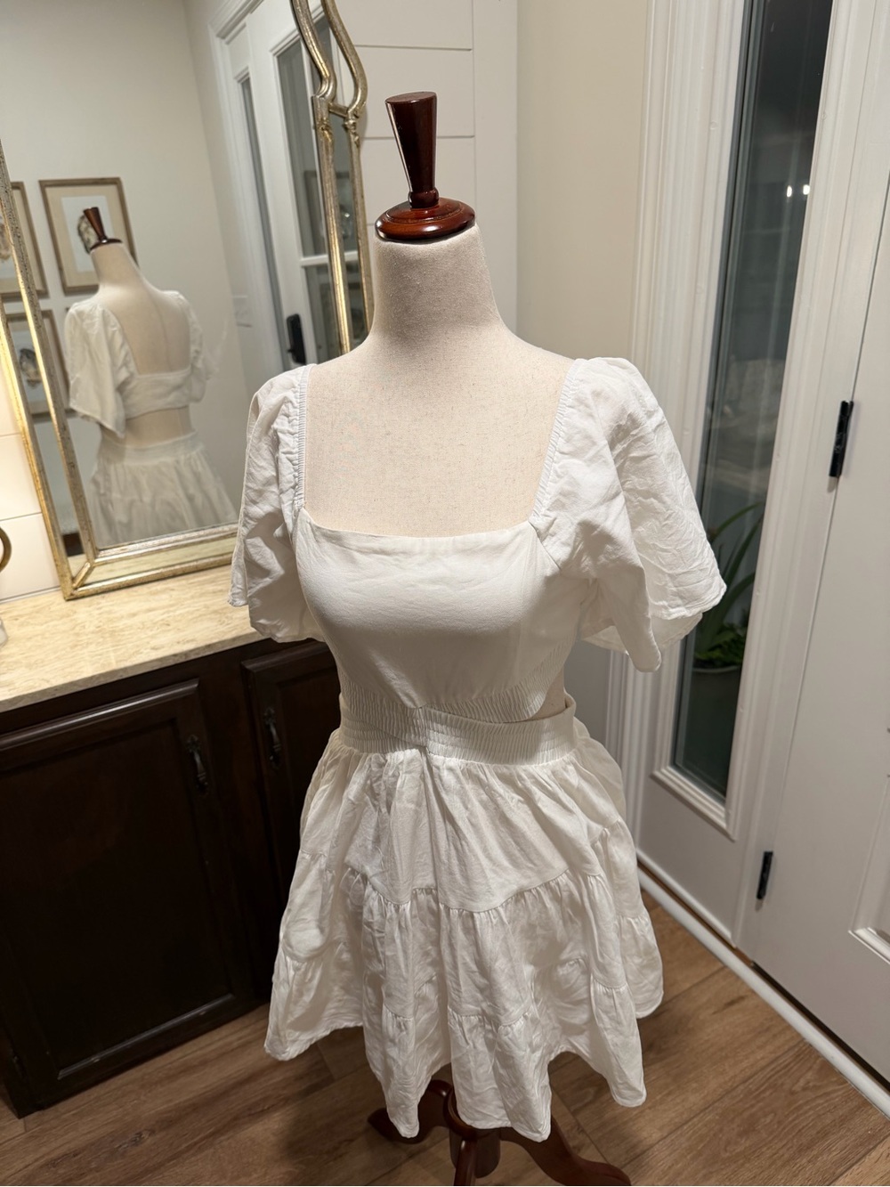 Women’s White Backless Tiered Mini Dress